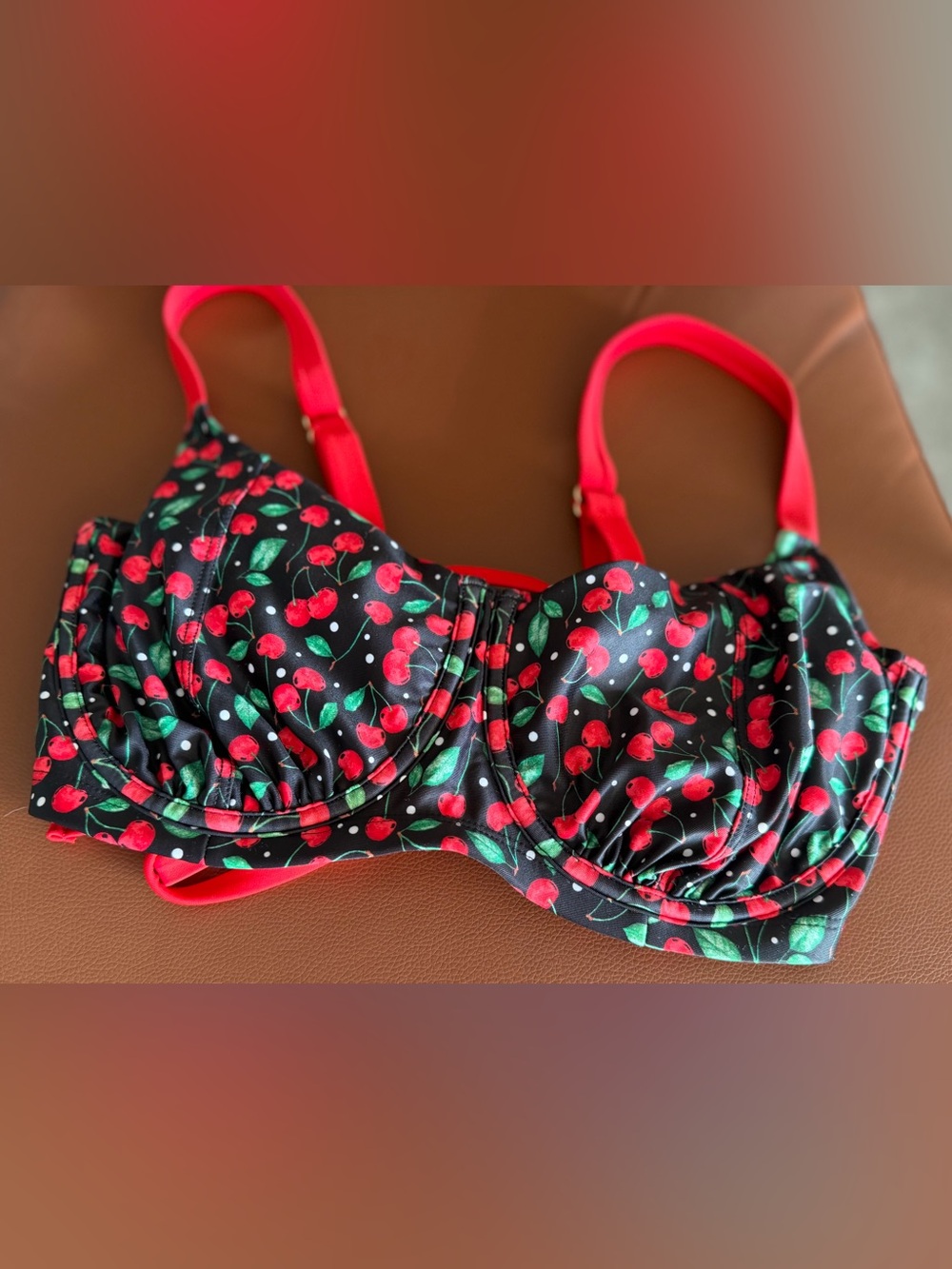 Like New Wild Fable Underwire Black Cherry Bikini Top Red Adjustable Straps Back
